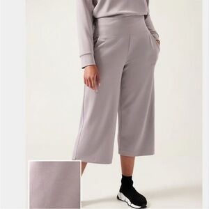 Athleta Seasoft Wide Leg Cropped Pants Size Large